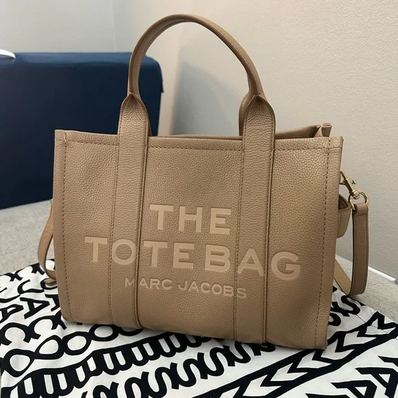 Marc Jacobs Medium Tan Leather Tote - Picture 3 of 11